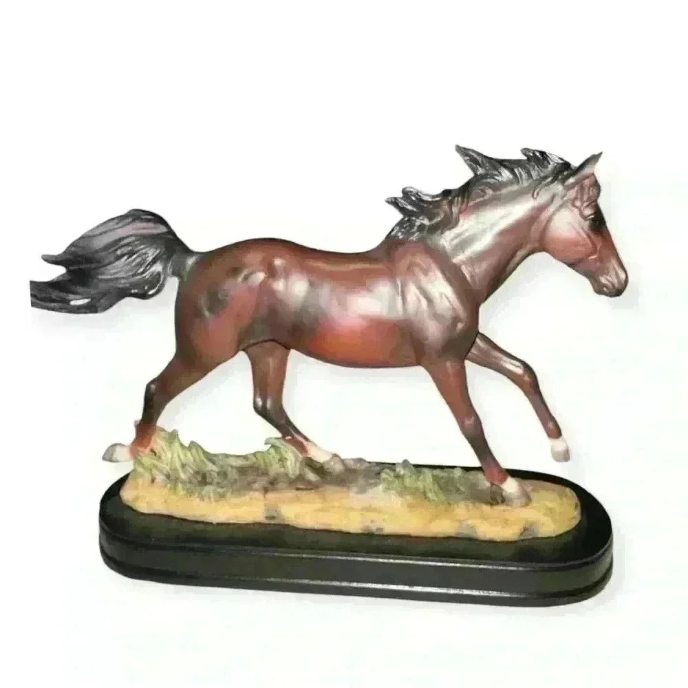 GSC Horses Collection Brown Horse Figurine Decoration Decor Collectible